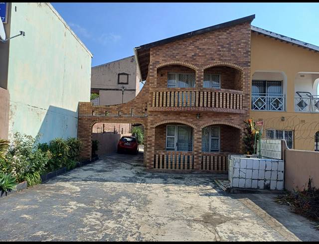 4 BEDROOM HOUSE FOR SALE IN CROSSMOOR
